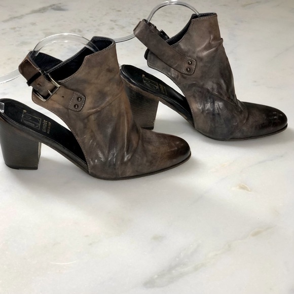 JO Ghost Distressed Leather open back Chunky Heel Bootie. Made in Italy. Sz 38 - Picture 3 of 13